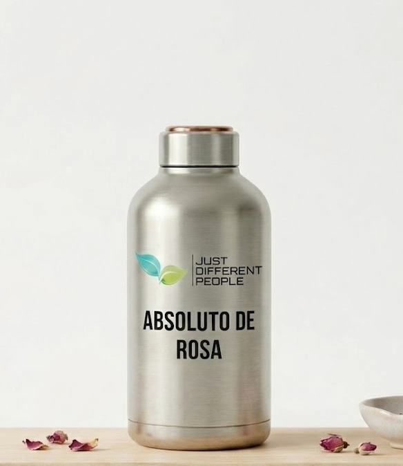 Stainless steel reusable water bottle with the label ‘ABSOLUTO DE ROSA’ and a small leaf logo on a light background.